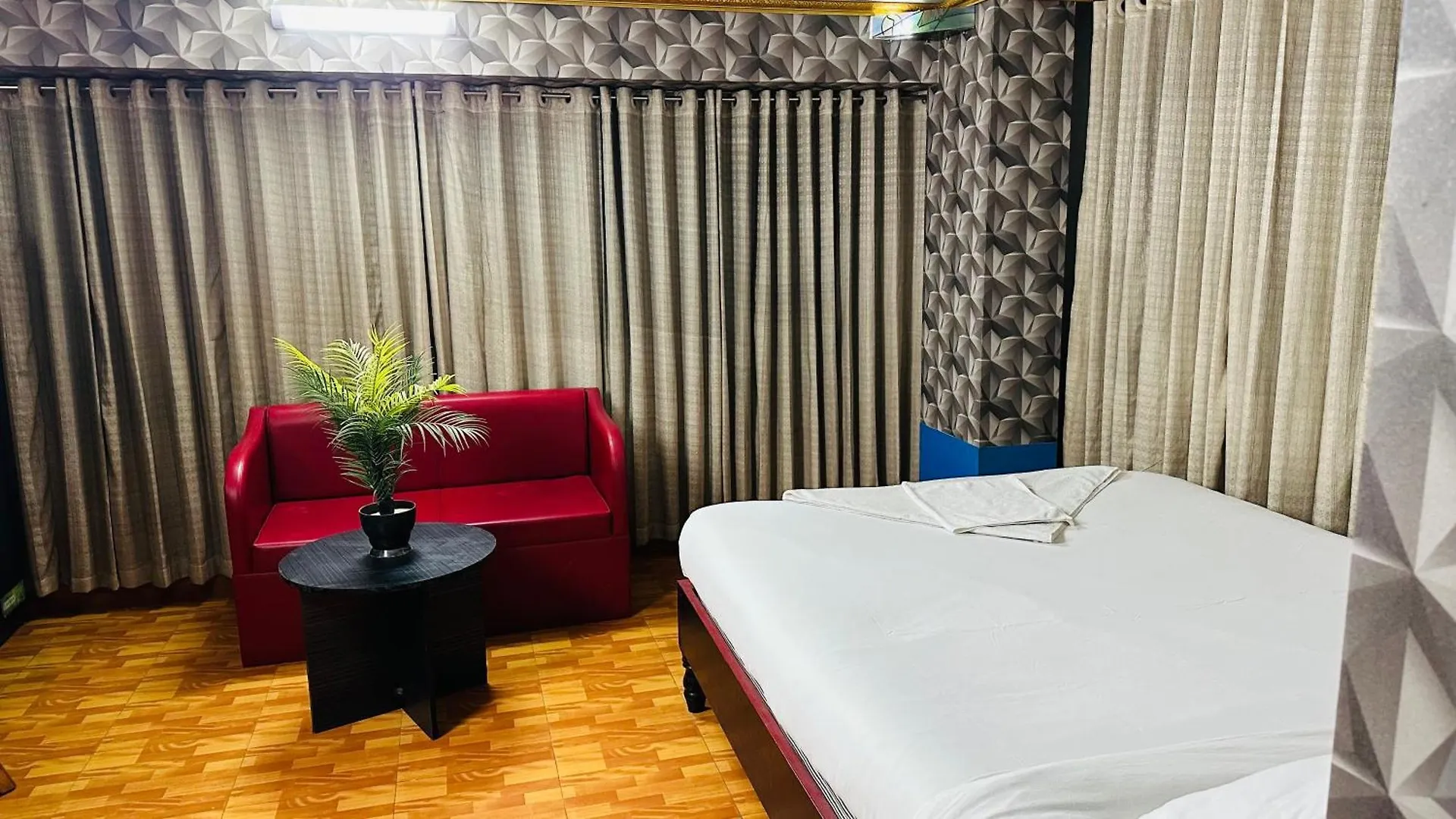 Star Residence داكا 3*,